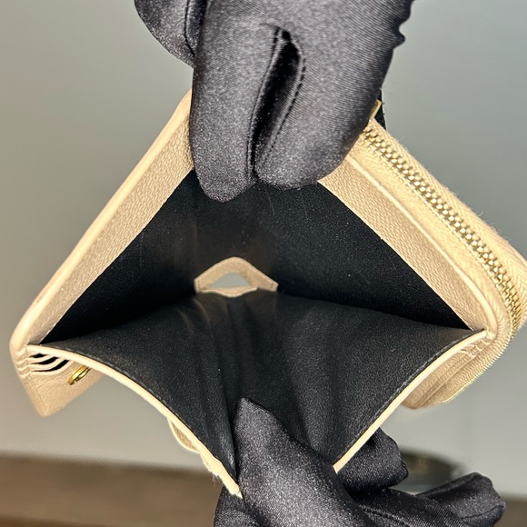 YSL Line Compact Zippered Wallet - Picture 10 of 11